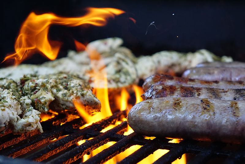 Illustration for article titled 8 Photos That Will Make You Wish You Were Grilling Right Now